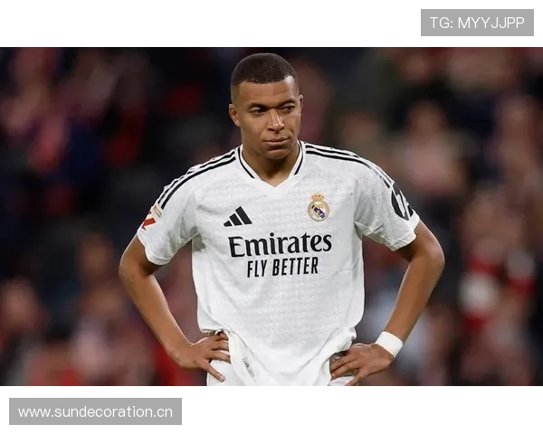 姆巴佩单赛季进攻数据拆解:进球助攻双高背后的战术支撑 姆巴佩单赛季进攻数据拆解:进球助攻双高背后的战术支撑